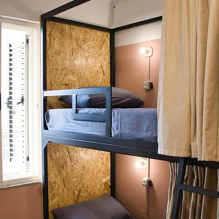 Hostel & Day Tours *