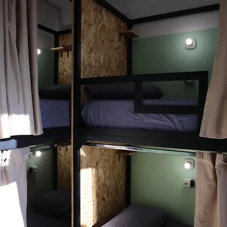 旅馆 & Day Tours *