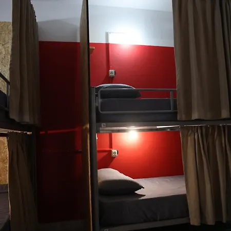 & Day Tours 旅馆 *