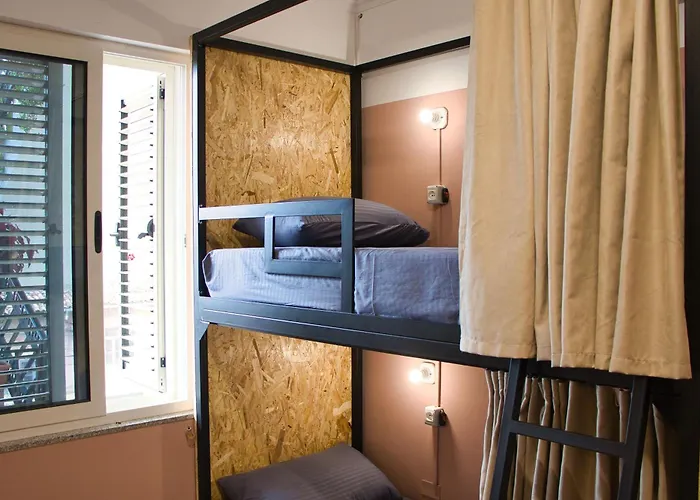 Hostel & Day Tours *