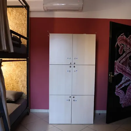 & Day Tours 호스텔 Shkodër