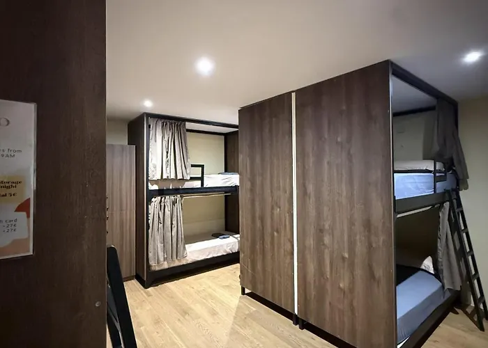 & Day Tours 호스텔 Shkodër