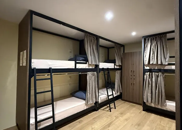 Hostal & Day Tours *